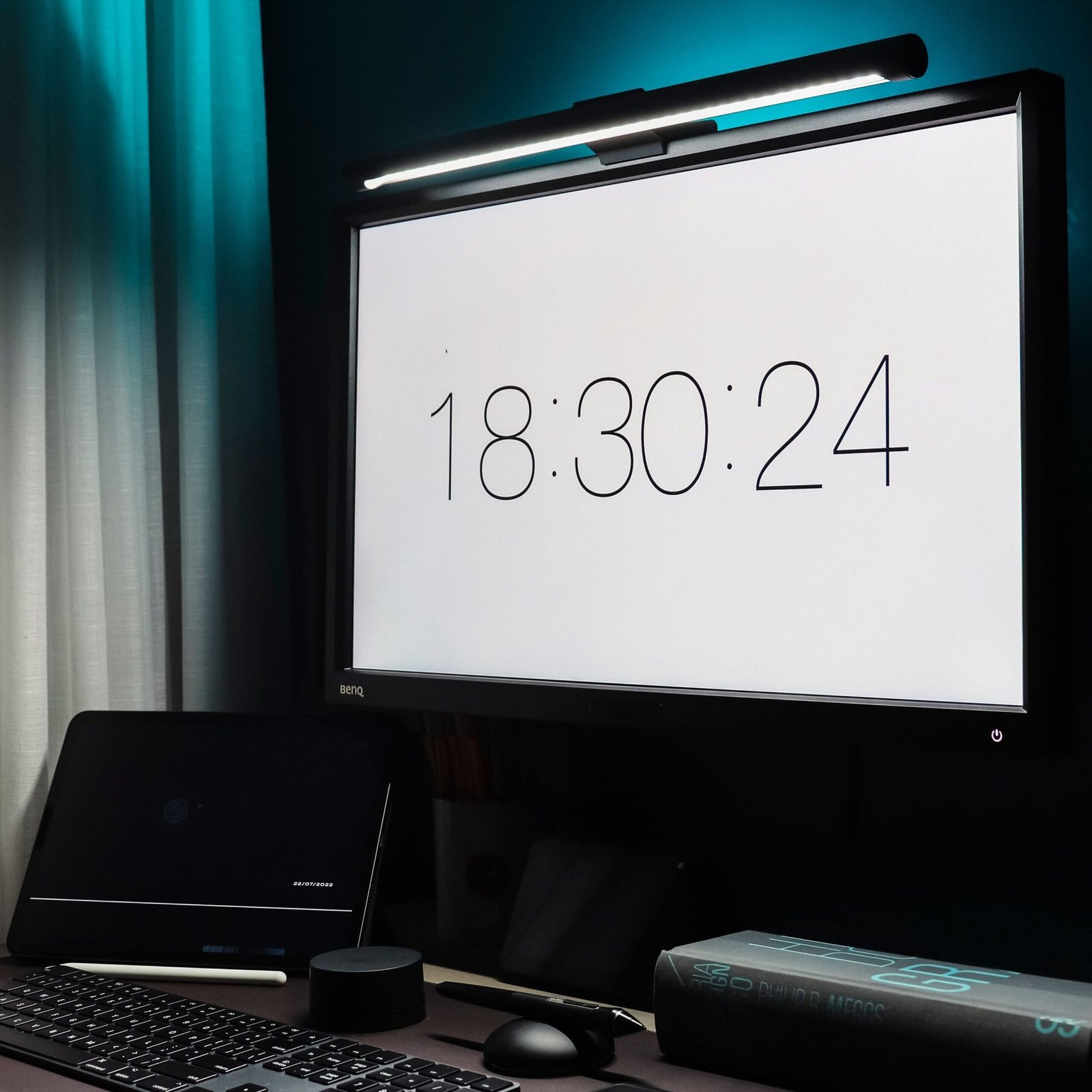 Monitor Light Bar vs. Desk Lamp: Which Is Best for Your Setup?