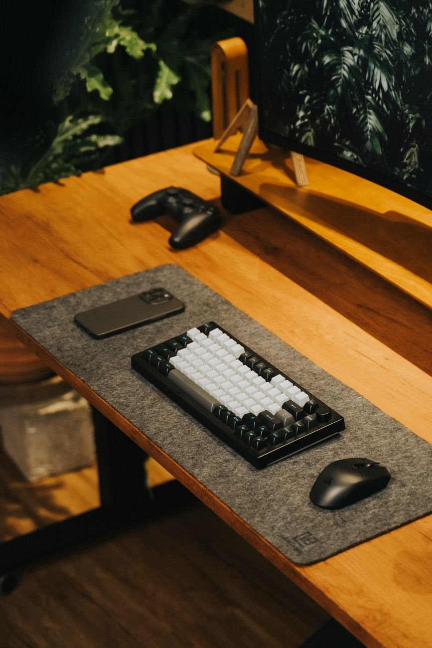 Felt vs. Leather vs. Rubber: Which Desk Mat Is Actually Right for You?